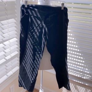 Black maternity cropped pants